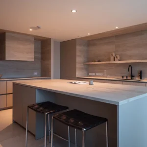 Modern Grey Solid Custom Wood Cabinets New Italian Kitchen Furniture for Villa Home Apartment Townhouse Projects