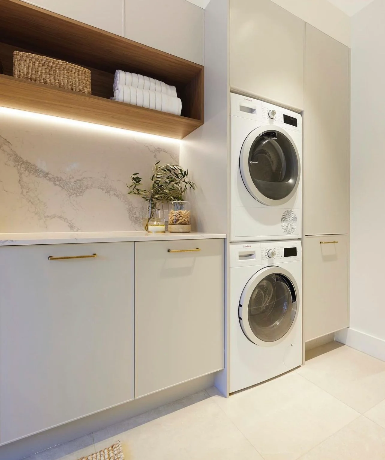 Hotel Laundry Room Built-in Washing Machine Apartment Laundry Cabinet with Drawer Custom Storage Cabinet Laundry Room with Sink - Image 8