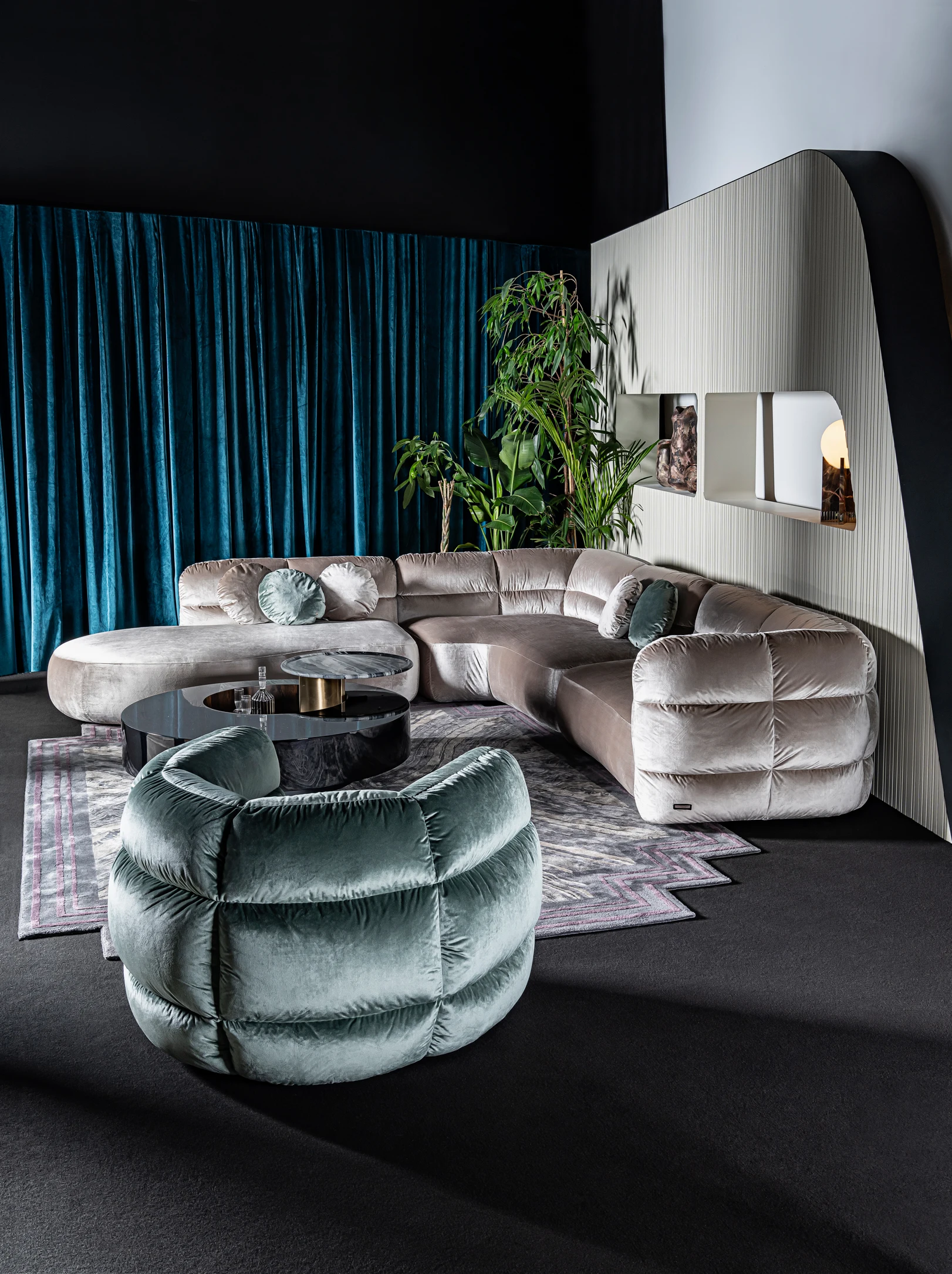 Nordic Style Three-Seater Chesterfield Sofa Deep Blue Velvet Designer Island Sofas for Home Luxury for Hotels - Image 11