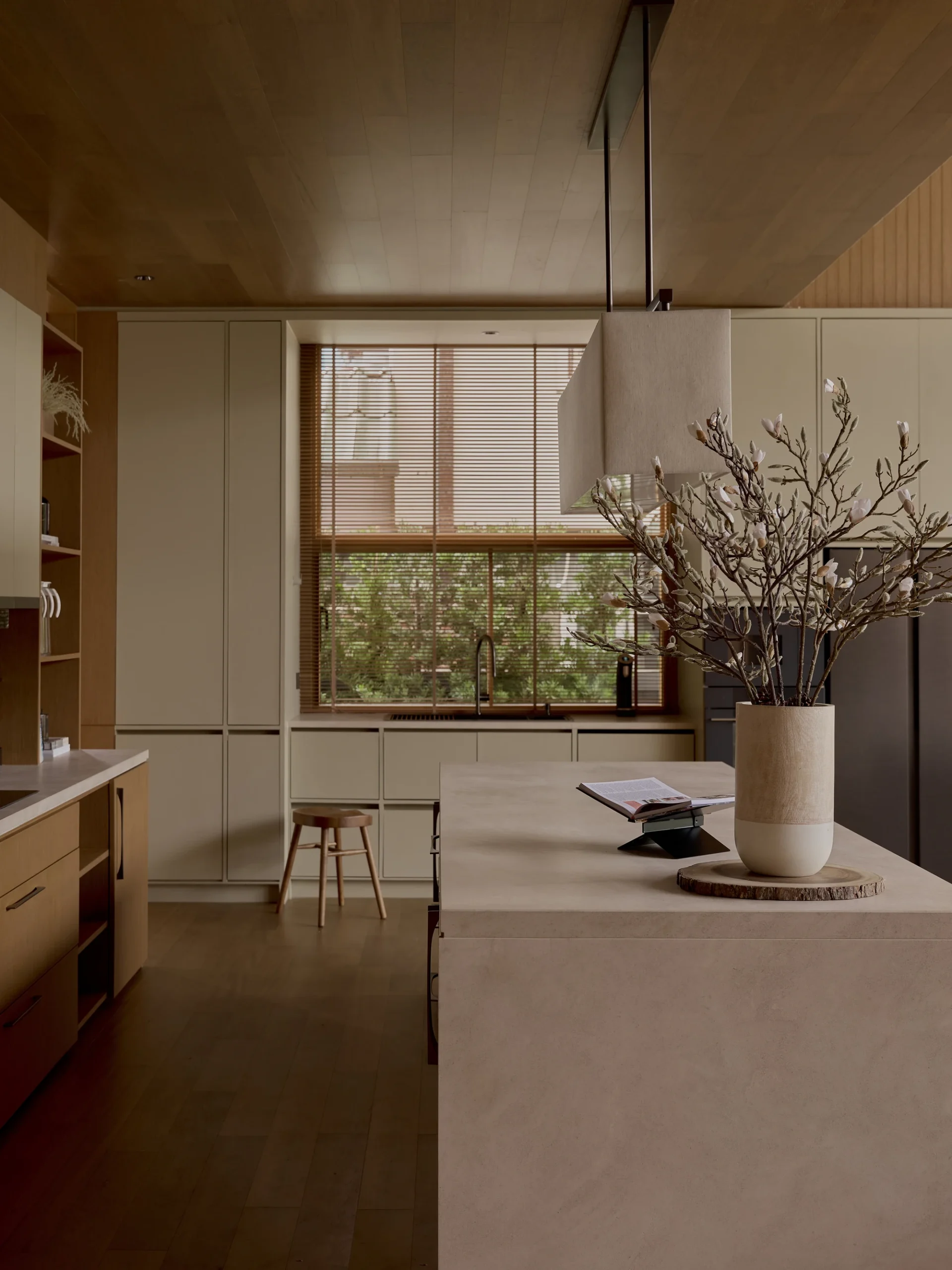 Modern Minimalist Style Design Kitchen Island Villa Melamine Solid Wood Cabinet High-End Cabinetry Marble Curved Island Counter - Image 8