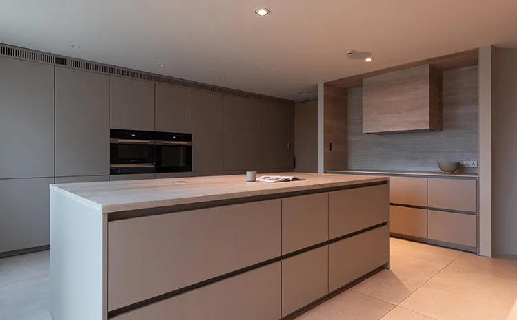 Custom Modern Luxury Kitchen Cabinet Solid Wood MDF PVC Door Finish Wood Grain Sink Islands Cabinet Apartment - Image 10