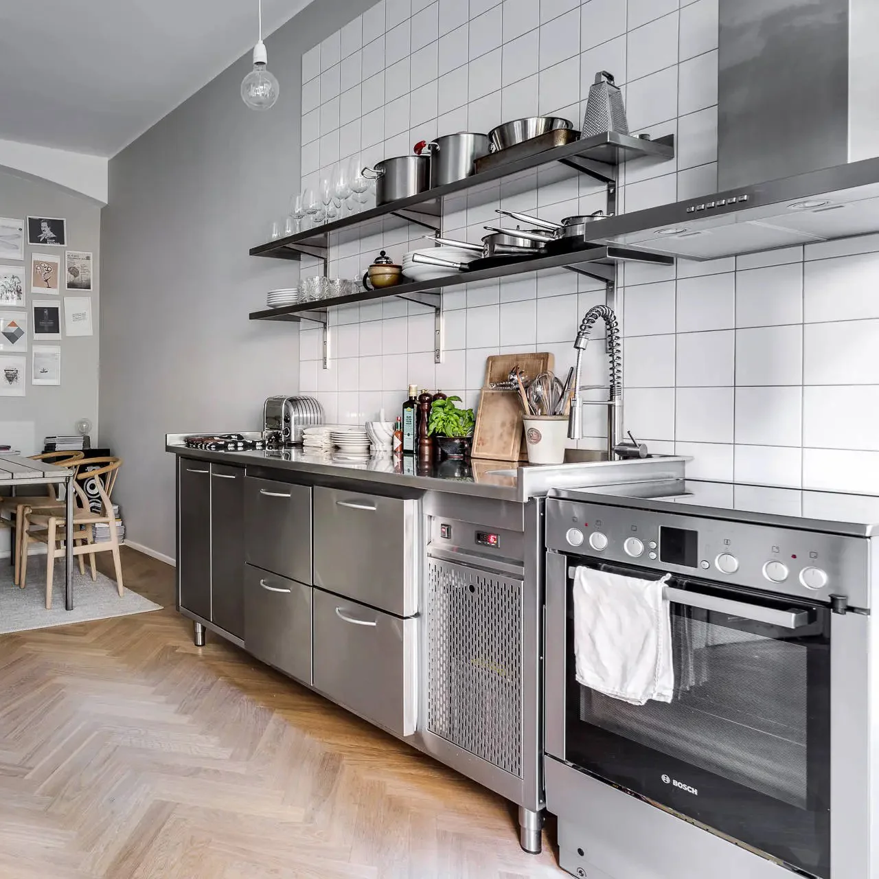 Durable Customized Solid Stainless Steel Countertop Storage Modular Kitchen Cabinet Kitchen Cabinet for Restaurant B&B Hotel