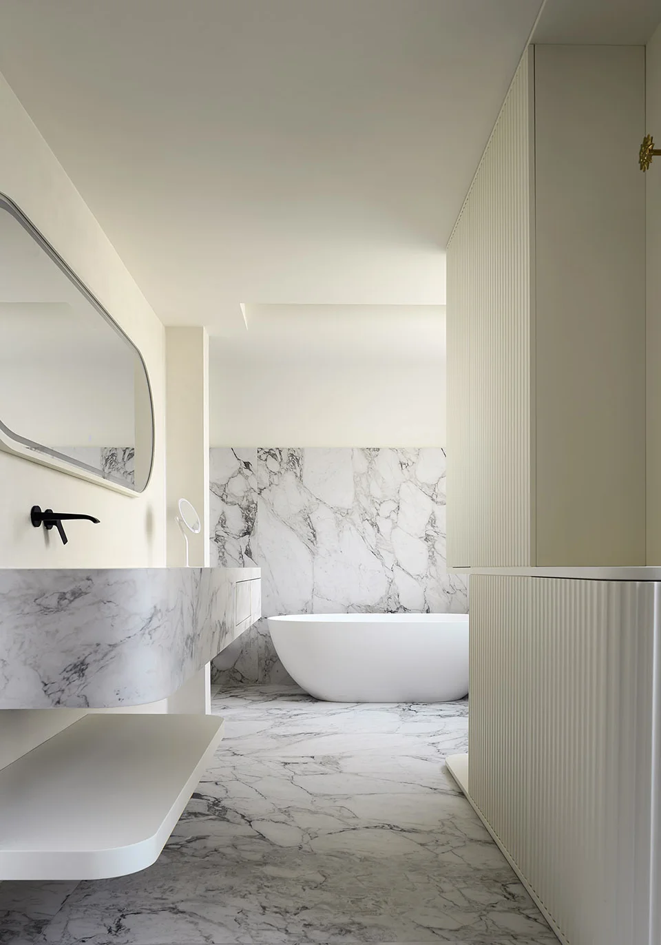 Modern Solid Wood Kitchen Cabinet Set Painted Door Panel Surface Treatment for Island Furniture Apartments Villas Includes Hinge - Image 14